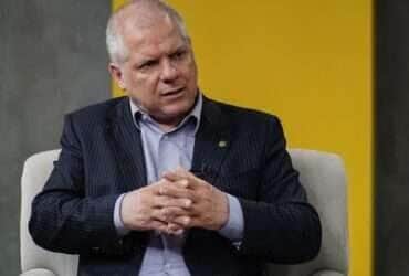 Brasília (DF), 04/01/2024, Alessandro Stefanutto, presidente do INSS, durante entrevista no programa Brasil em Dia, nos estúdios da EBC.  Foto: Rafa Neddermeyer/Agência Brasil