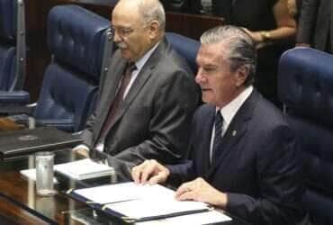 O ministro do GSI, Sérgio Etchegoyen, e o senador Fernando Collor participam da sessão solene do Senado em comemoração dos 80 anos de criação do Gabinete de Segurança Institucional (GSI) da Presidência da República.