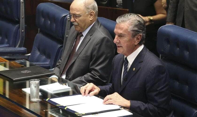 O ministro do GSI, Sérgio Etchegoyen, e o senador Fernando Collor participam da sessão solene do Senado em comemoração dos 80 anos de criação do Gabinete de Segurança Institucional (GSI) da Presidência da República.