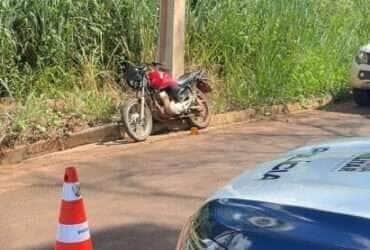 Adolescente de 16 anos morre ao bater moto contra poste em Juína
