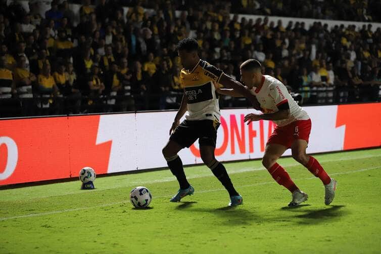 RB Bragantino x Criciúma: horário, onde assistir e prováveis escalações do confronto decisivo na Copa do Brasil. Imagem: Celso da Luz/Criciúma