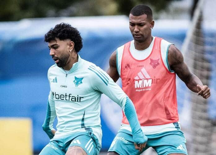 Cruzeiro x Flamengo: Onde assistir, escalações e tudo sobre o confronto decisivo no Mineirão pelo Brasileirão 2025. Imagem: Divulgação Cruzeiro