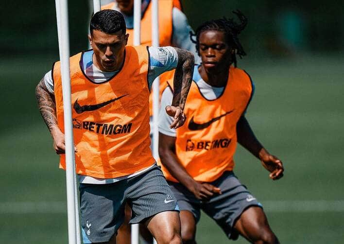 Aston Villa x Tottenham: onde assistir ao vivo, escalações e tudo sobre o duelo pela Premier League. Imagem: Divulgação Tottenham