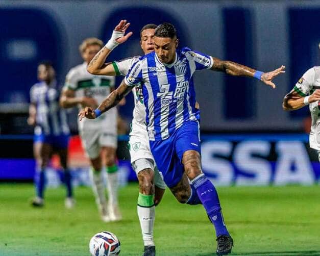Coritiba x Avaí: Onde assistir, escalações e tudo sobre o confronto da Série B. Imagem: Divulgação Avaí