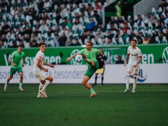 Wolfsburg x Hoffenheim: Onde assistir ao duelo que abre a penúltima rodada da Bundesliga. Imagem: Divulgação Wolfsburg