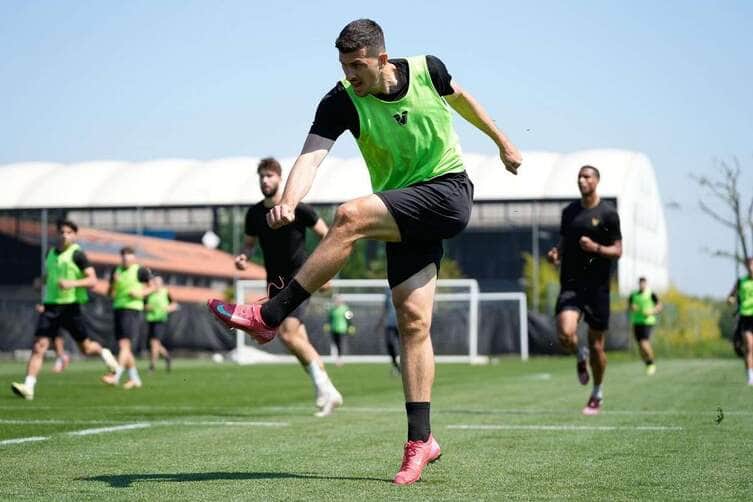 Venezia x Fiorentina: Onde assistir ao vivo, escalações e tudo sobre o duelo pelo Italiano. Imagem: Divulgação Venezia