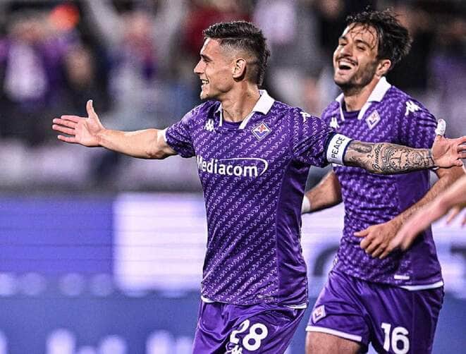 Venezia x Fiorentina: Onde assistir ao vivo, escalações e tudo sobre o duelo pelo Italiano. Imagem: Divulgação Fiorentina
