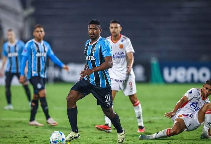 Grêmio x Red Bull Bragantino: veja onde assistir, escalações e tudo sobre o duelo na Arena. Imagem: Lucas Uebel/GFBPA