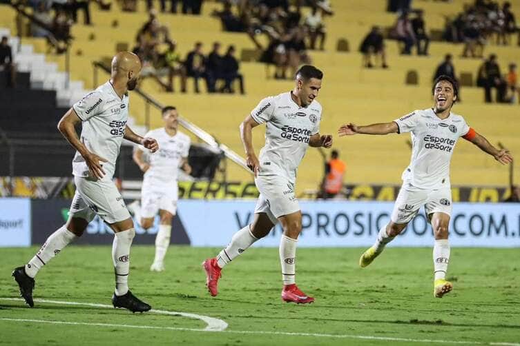 Ferroviária x Avaí: Onde assistir ao vivo, horário e escalações do duelo eletrizante da Série B. Imagem: Divulgação Ferroviária