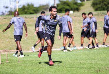 CRB x Criciúma: onde assistir, escalações e tudo sobre o duelo pela Série B. Imagem: Celso da Luz/Criciúma