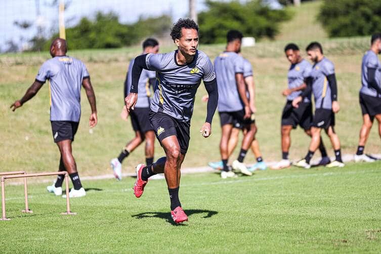 CRB x Criciúma: onde assistir, escalações e tudo sobre o duelo pela Série B. Imagem: Celso da Luz/Criciúma