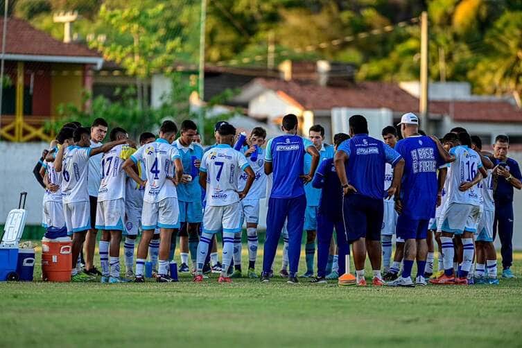 Grêmio x CSA: Onde assistir, escalações e tudo sobre o duelo decisivo na Copa do Brasil. Imagem: Divulgação CSA Grêmio x CSA: Onde assistir, escalações e tudo sobre o duelo decisivo na Copa do Brasil. Imagem: Divulgação CSA