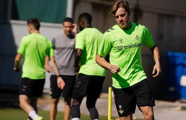Real Betis x Valencia: onde assistir ao vivo, prováveis escalações e tudo sobre o jogo da La Liga. Imagem: Divulgação Betis