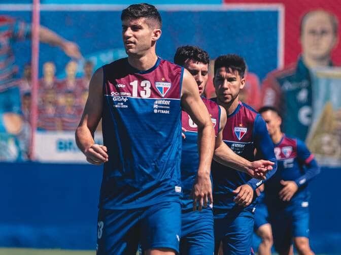 Racing x Fortaleza: Onde assistir, escalações e tudo sobre o confronto decisivo na Libertadores. Imagem: Renan Ferreira/Fortaleza