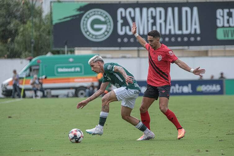 Atlético-GO x Goiás: Onde assistir, análise, escalações e tudo sobre o clássico da Série B. Imagem: Bruno Corsino/Atlético-GO