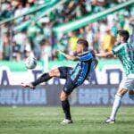 Juventude x Grêmio: onde assistir ao vivo, prováveis escalações e tudo sobre o jogo do Brasileirão. Imagem: Lucas Uebel/GFBPA