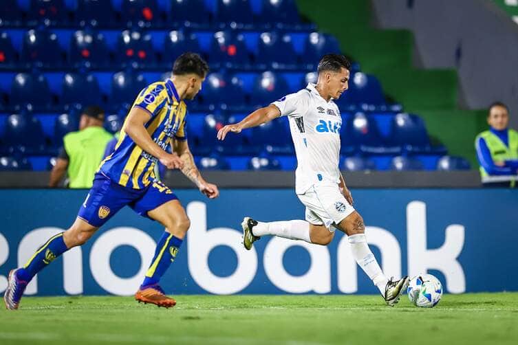 Grêmio x Sportivo Luqueño: Onde assistir ao vivo, escalações e tudo sobre o duelo decisivo na Sul-Americana. Imagem: Lucas Uebel/GFBPA