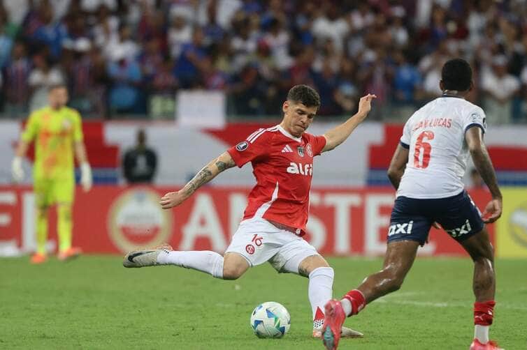 Internacional x Bahia: Onde assistir ao vivo e as escalações para o duelo decisivo na Libertadores. Imagem: Ricardo Duarte/SCI
