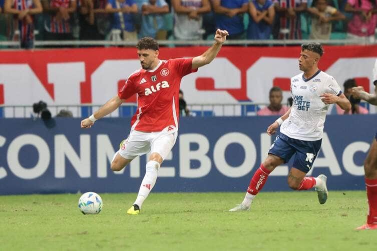 Internacional x Bahia: Onde assistir ao vivo e as escalações para o duelo decisivo na Libertadores. Imagem: Ricardo Duarte/SCI