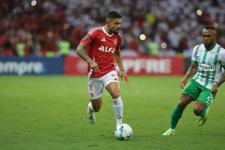 Atlético Nacional x Internacional: onde assistir, escalações e tudo sobre o duelo decisivo da Libertadores. Imagem: Ricardo Duarte/SCI