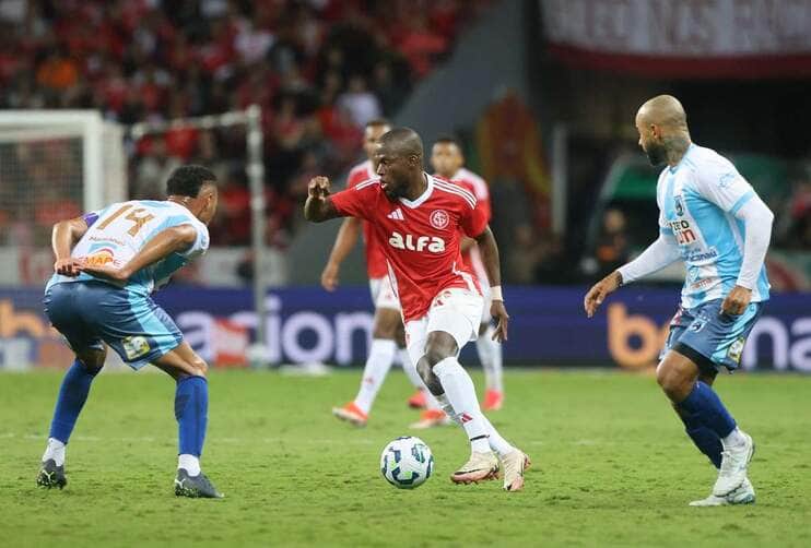 Corinthians x Internacional: Como assistir, escalações e tudo sobre o duelo na Neo Química Arena. Imagem: Ricardo Duarte/SCI