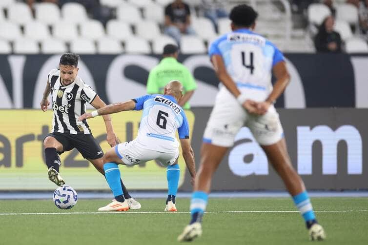 Capital x Botafogo: onde assistir, escalações e tudo sobre o duelo da Copa do Brasil. Imagem: Vitor Silva/BFR