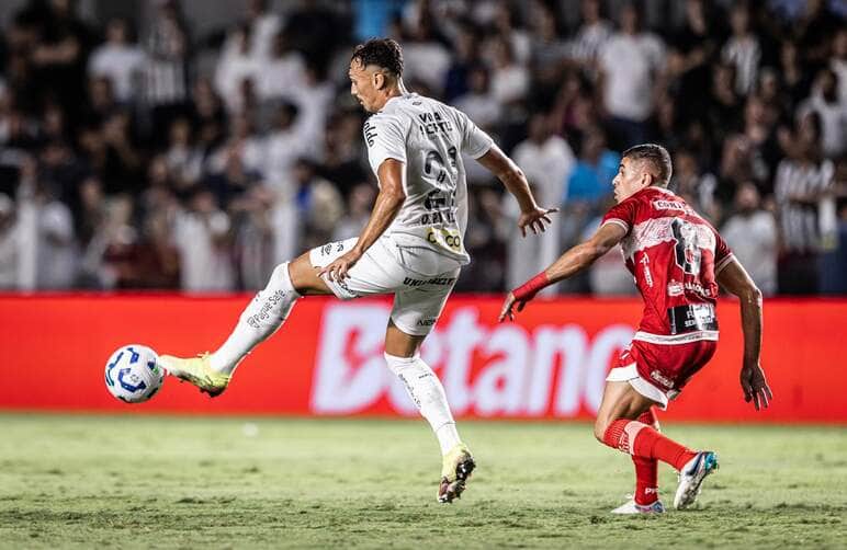 CRB x Santos: onde assistir, escalações e tudo sobre o jogo decisivo da Copa do Brasil 2025. Imagem: Raul Baretta/Santos FC