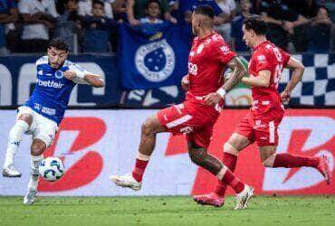 Vila Nova x Cruzeiro: Onde assistir, escalações e tudo sobre o duelo decisivo na Copa do Brasil. Imagem: Gustavo Aleixo/Cruzeiro
