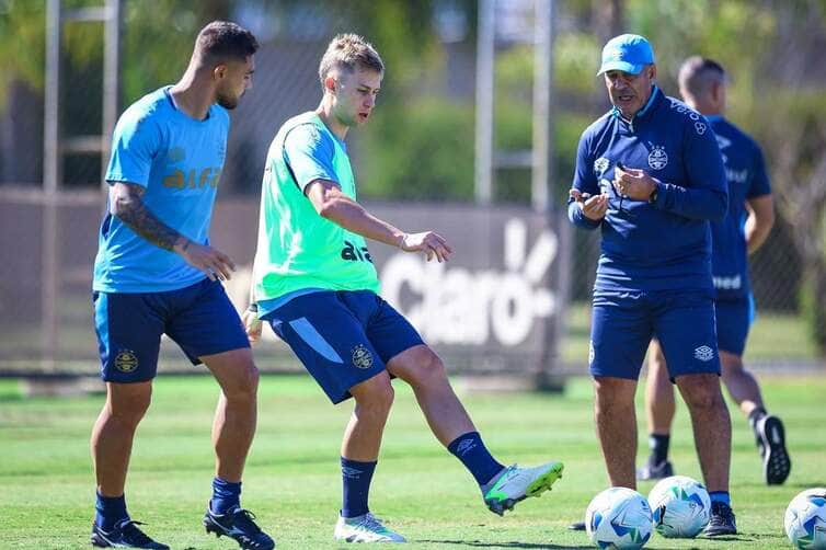 Atlético Grau x Grêmio: veja onde assistir, escalações e tudo sobre o jogo decisivo na Libertadores. Imagem: Lucas Uebel/GFBPA Atlético Grau x Grêmio: veja onde assistir, escalações e tudo sobre o jogo decisivo na Libertadores. Imagem: Lucas Uebel/GFBPA
