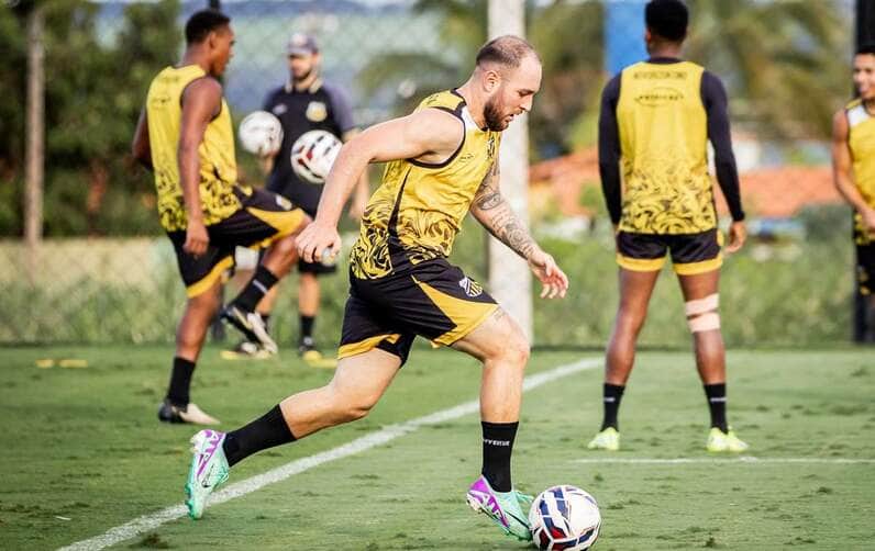 Novorizontino x Ferroviária: onde assistir, escalações e tudo sobre o duelo pela Série B 2025. Imagem: Higor Basso/Novorizontino