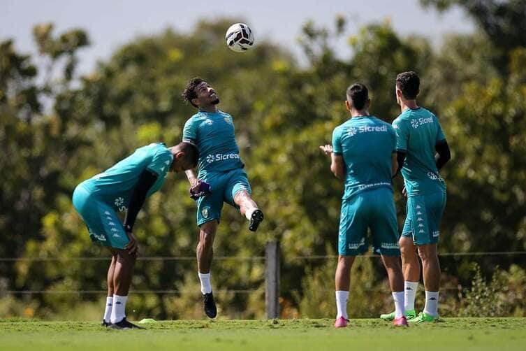 Chapecoense x Cuiabá: veja onde assistir ao vivo, escalações e tudo sobre o duelo pela Série B. Imagem: AssCom Dourado Chapecoense x Cuiabá: veja onde assistir ao vivo, escalações e tudo sobre o duelo pela Série B. Imagem: AssCom Dourado