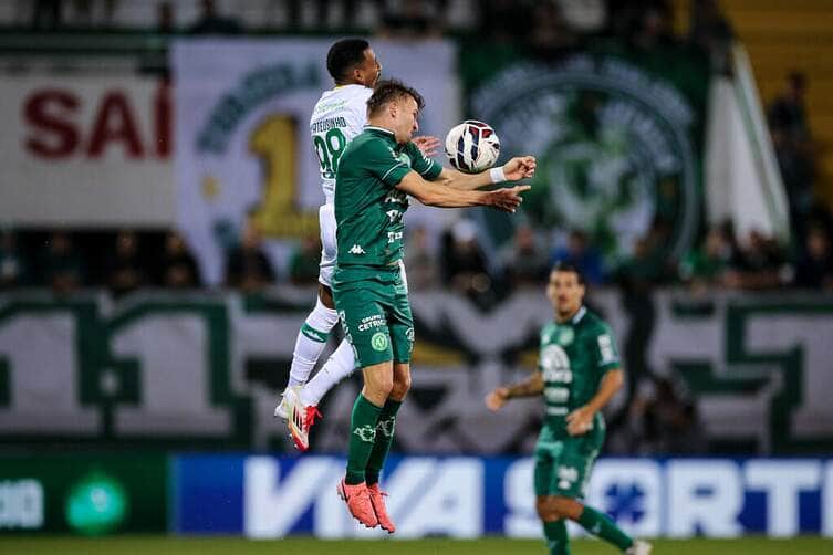 Lance do jogo entre Chapecoense x Cuiabá. Imagem: AssCom Dourado