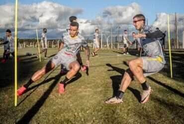 Operário x Botafogo-SP: onde assistir, escalações e tudo sobre o duelo decisivo na Série B. Imagem: @andreoito OFEC