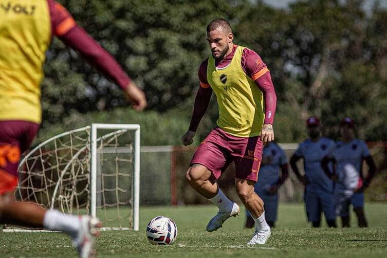 Remo x Vila Nova: Onde assistir ao vivo, escalações e tudo sobre o confronto da Série B. Imagem: @betocorreaphoto