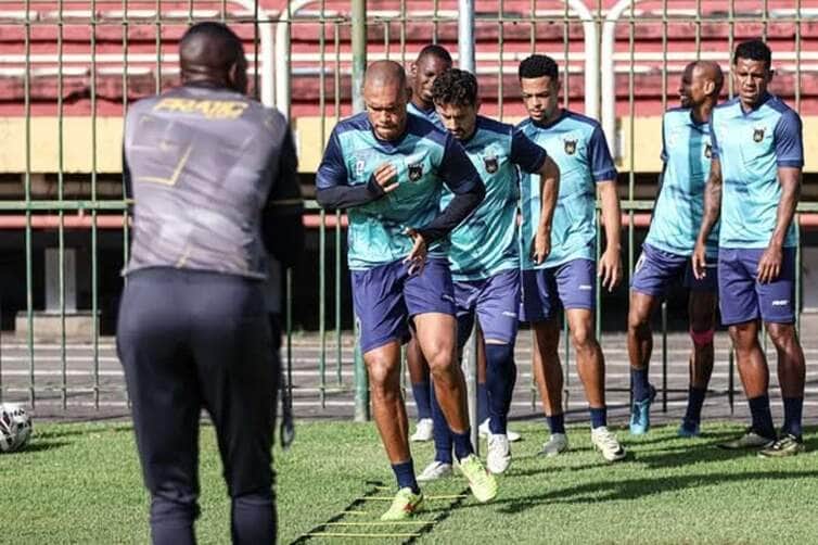 Saiba onde assistir Criciúma x Volta Redonda AO VIVO e confira as prováveis escalações do duelo pela Série B. Imagem: @ecacrescimos Saiba onde assistir Criciúma x Volta Redonda AO VIVO e confira as prováveis escalações do duelo pela Série B. Imagem: @ecacrescimos