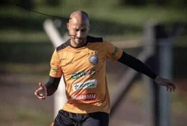 Operário x América-MG: Onde assistir, escalações e tudo sobre o duelo pela Série B 2025. Imagem: @enzobinotto OFEC