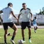 Santa Cruz x América-RN: duelo decisivo pela liderança da Série D agita o Arruda. Imagem: @evelynfotografiass