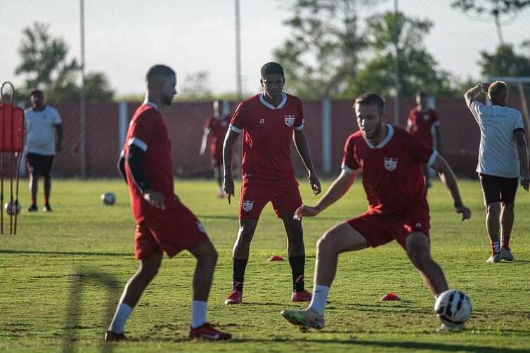 Amazonas x CRB: onde assistir e escalações da partida pela Série B 2025. Imagem: Lucas Morais/CRB