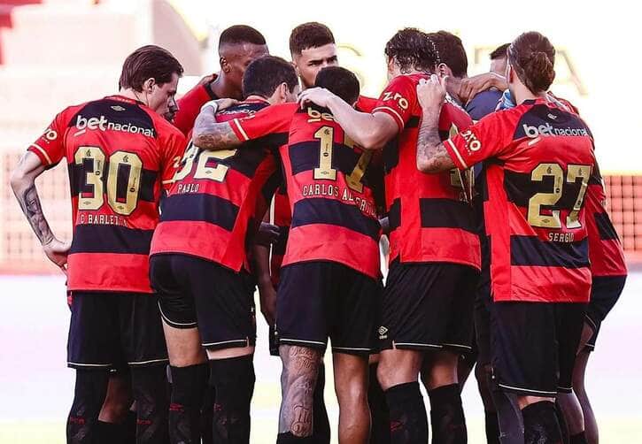 Ceará x Sport: Onde assistir, escalações e tudo sobre o duelo na Arena Castelão. Imagem: @paulopaivafoto @sportrecife