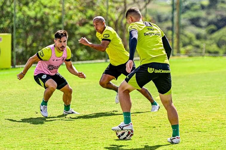 Coritiba x América-MG: Onde assistir, escalações e tudo sobre o duelo pela Série B. Imagem: @photompanda América Coritiba x América-MG: Onde assistir, escalações e tudo sobre o duelo pela Série B. Imagem: @photompanda América