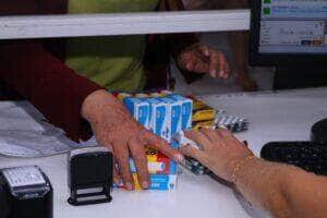 Saúde de Sinop promove campanha de conscientização sobre os riscos da automedicação