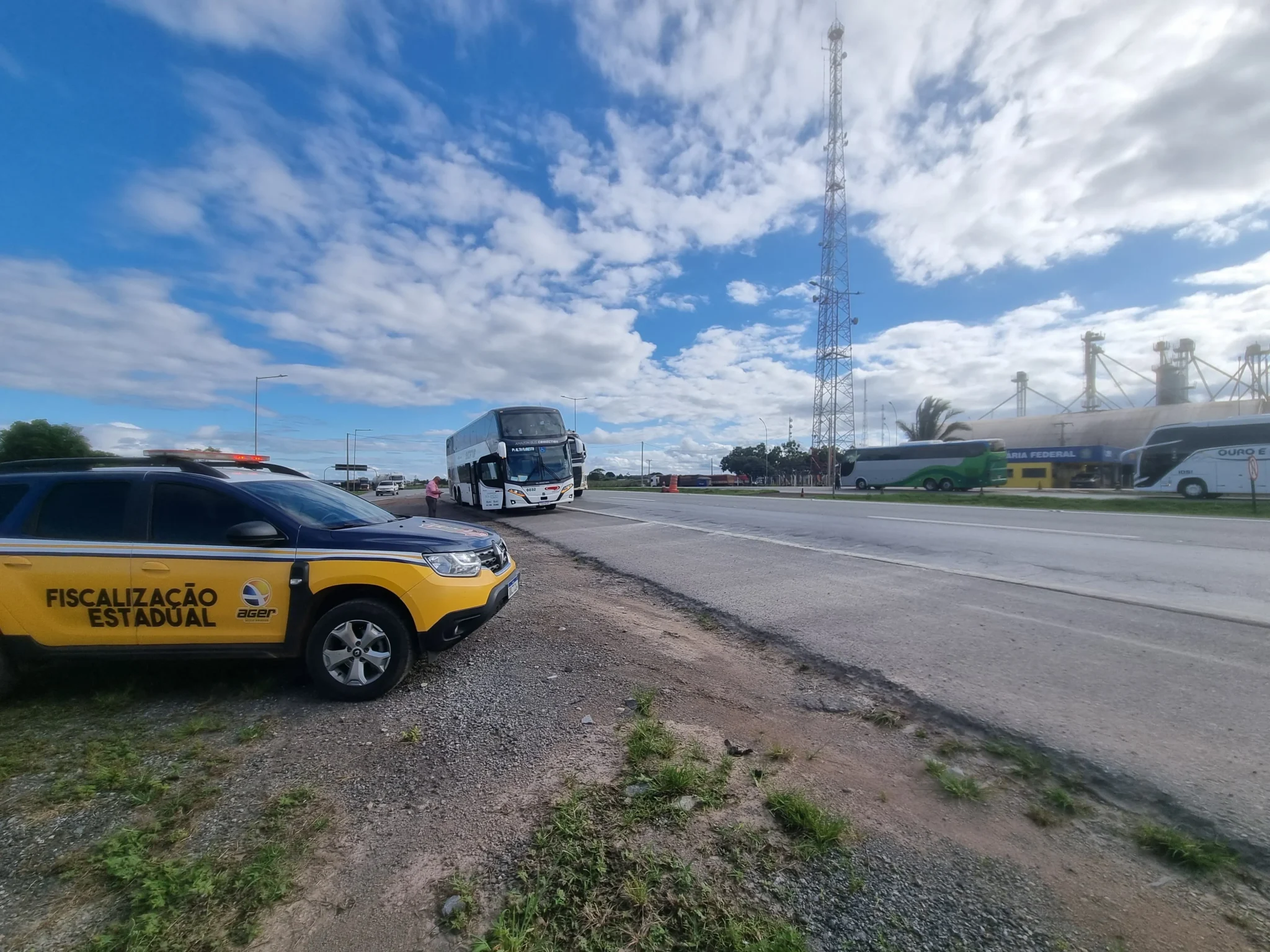 Fiscalização nas estradas reforça segurança e alerta passageiros em Mato Grosso