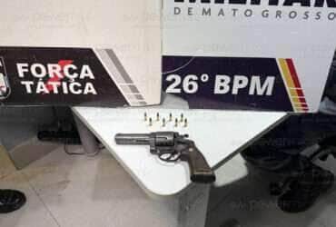 Suspeito é preso com arma escondida no guarda-roupas após denúncia anônima em operação da ROTAM