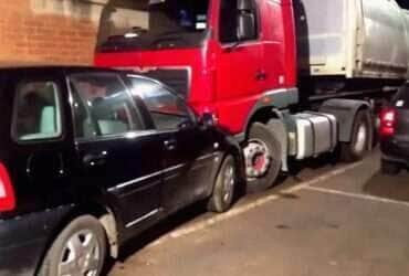Colisão entre carro e carreta deixa motorista ferido em Mato Grosso