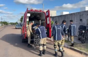Trabalhador cai de cinco metros em obra e é socorrido por bombeiros em Mato Grosso