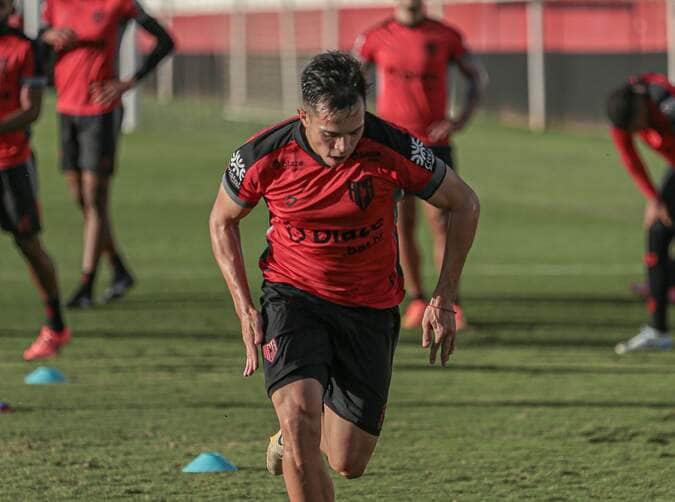 América x Atlético-GO: onde assistir, escalações e tudo sobre o duelo da Série B. Imagem: Bruno Corsino/Atlético-GO