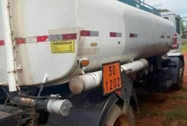 Caminhão com carga ilegal de combustível é interceptado em Pontes e Lacerda