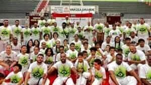Capoeira gradua alunos da rede municipal de Várzea Grande em parceria com o Instituto Semente Brasil