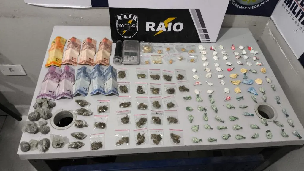 Trio é preso por tráfico de drogas em distribuidora de bebidas em Cuiabá