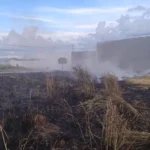 Bombeiros se mobilizam para controlar incêndio em Primavera do Leste